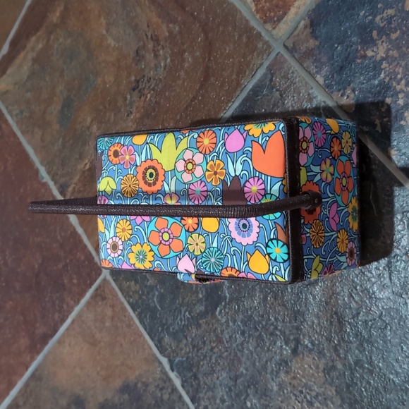 Vintage Hippie Boho Floral sewing basket with supplies - Picture 5 of 11